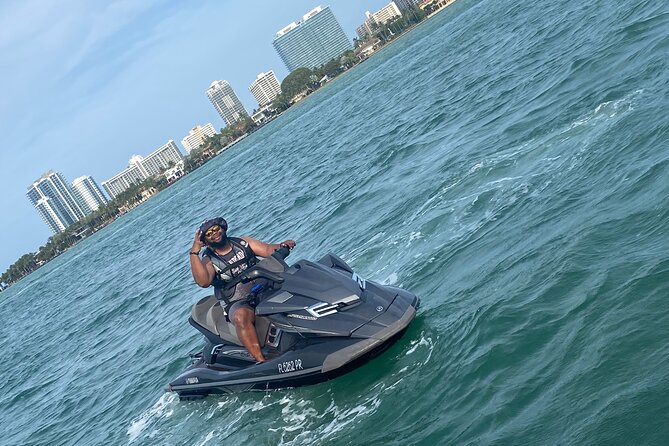 1-Hour Jet ski Ride in Miami, Florida - Bayside, Downtown Miami, and the Sandbar Area with a Real Guide