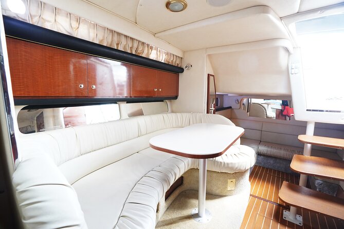 2 Hour Serenity and Scenery Yacht Cruise Miami - Captain commentary and the “who’s steering” factor