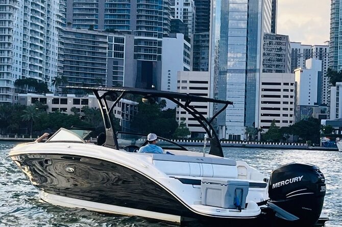 2-Hours Private Miami Boat Tour With Champagne - The Big Idea: Why a Private Boat Feels Smarter in Miami
