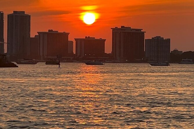 2-Hours Private Miami Boat Tour With Champagne - Price and Value: $189 for Up to 10, Plus Dock Fees