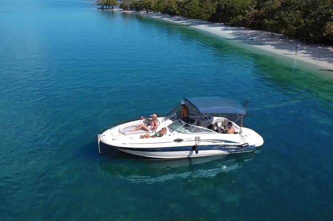 26 Ft Boat, Miami Bay Tour for 2 or 4 hours. 10 people - What 2 hours vs 4 hours really changes