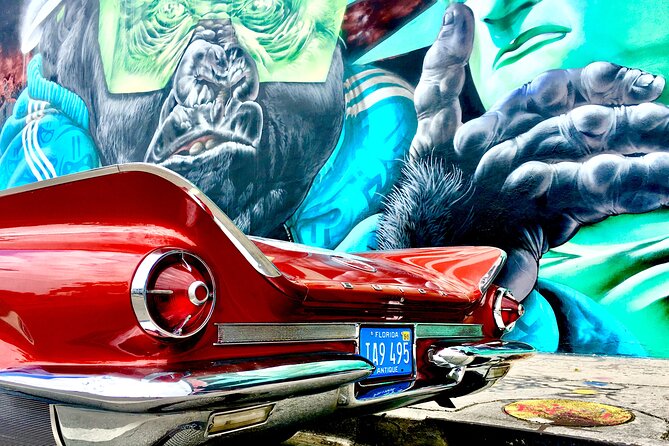 2H Private Classic Car Tour Miami Beach & Wynwood - Sculpture and scenic photo moments: short, sweet, and for your camera roll