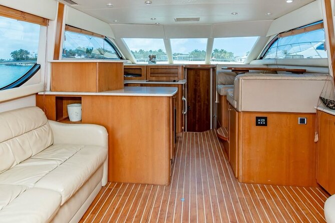 4-Hour 42 Meridian Yacht Rental with Captain in Miami Florida - Cruising Through Miami: What Your Time Looks Like
