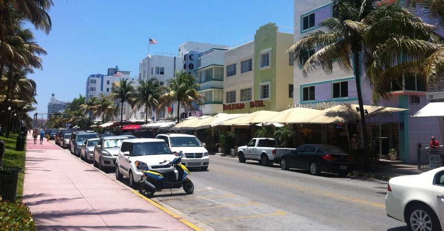 4 Hour Private Miami City Tour - Little Havana and Domino Plaza: Cuban coffee and neighborhood atmosphere