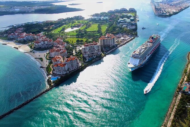 40-Minute Private Luxury Miami Beach Airplane Tour - Key Biscayne and its lighthouse: beach shape plus a clean landmark