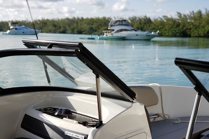 42 to 46 Ft Private Yacht Miami, rent for 2 our 4 hours, 12 ppl - Private Yacht Miami Bay: What This Day Really Feels Like