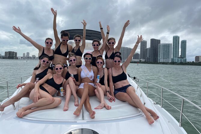 65ft Yacht Charter in Miami - Cruise Options in Biscayne Bay: From Iconic Views to Sandbar Time