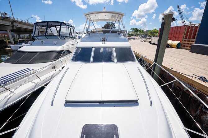 70ft + Free Hour | Miami Yacht Rental | 3 to 8 Hours | 13 ppl - Crew Experience and Dock-Side Checks You Should Do