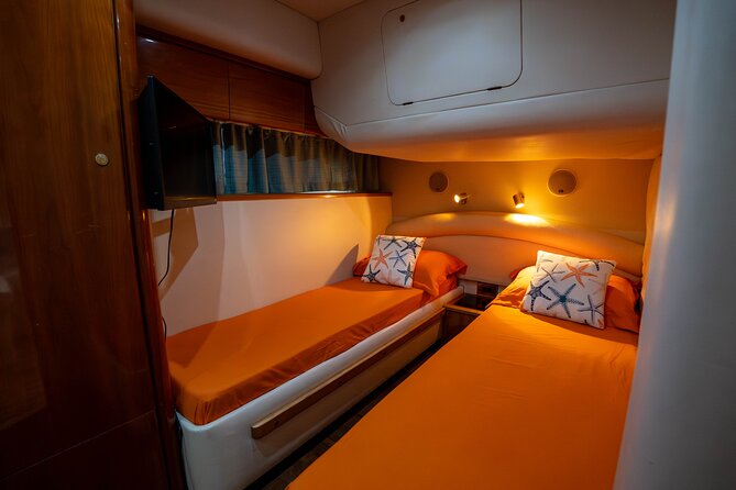 70ft + Free Hour | Miami Yacht Rental | 3 to 8 Hours | 13 ppl - Who This Yacht Rental Works Best For