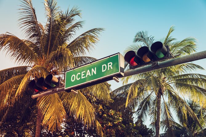 Award-winning Art Deco & History Walking Tour in Miami Beach - The Hollywood and crime angle: more than trivia