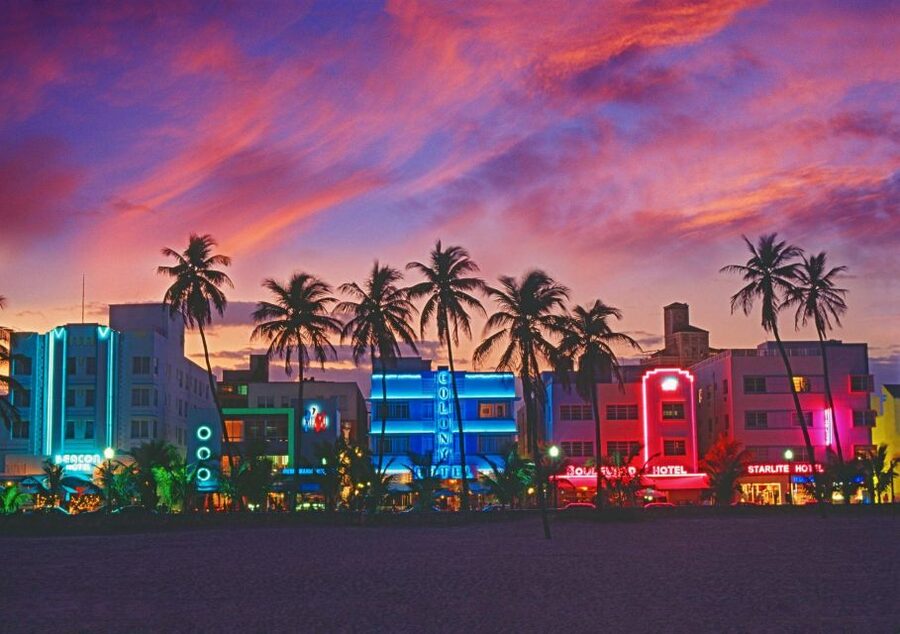 Award-winning Art Deco & Neon Lights Walking Tour - Neon Lights: How the Glow Became Part of the Identity