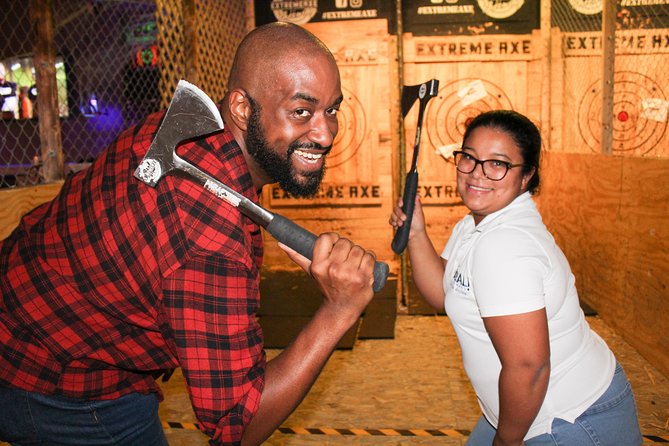 Axe Throwing 60 Min - The coach factor: learning fast without feeling rushed