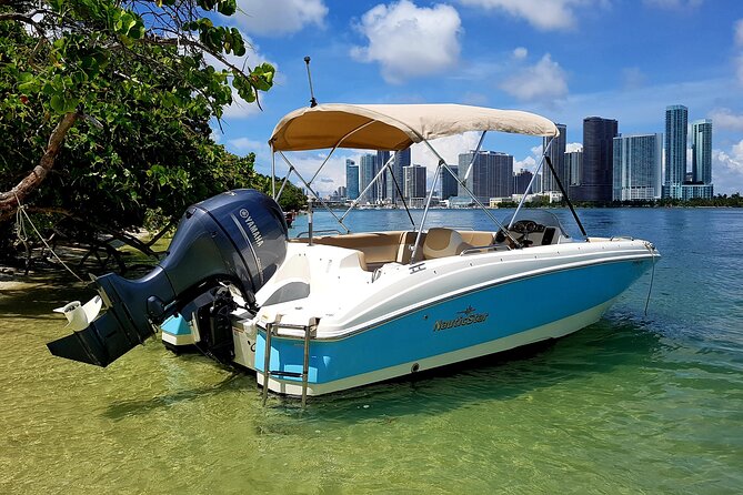 Best Miami self-driving boat rental! - License Rules and Who Can Drive Without Surprises