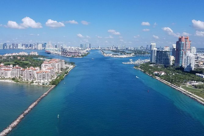 Biscayne Bay and Celebrity Island Homes Boat Tour 90 Minute - Getting There at 401 Biscayne Blvd, and Why Timing Matters