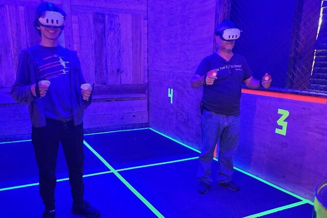 Bundle: 1 hour Axe Throwing+ 1 hour VR Escape Game - Simple plan for getting the most out of your two hours