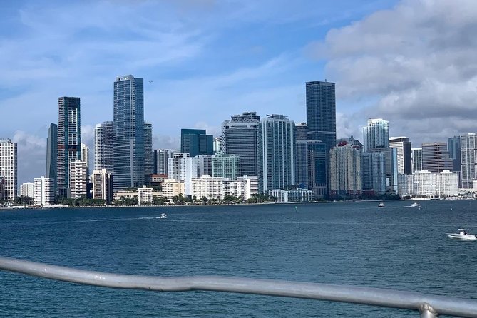 City Half Day Tour of Miami by Bus with Sightseeing Cruise - Bayside Marketplace hour: lunch, shopping, and a water-level break