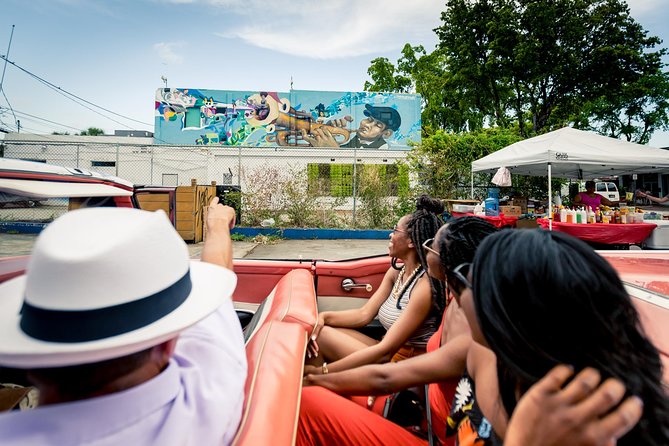 Classic Car Tour of Miami Beach, Wynwood and Little Havana - A 1957 Theater and the Movie-Miami Factor