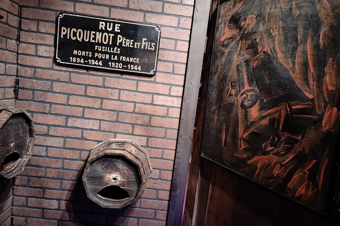 Escape Game Vampires The Last Night - Axe Habits Escape Zone, right where you need to be