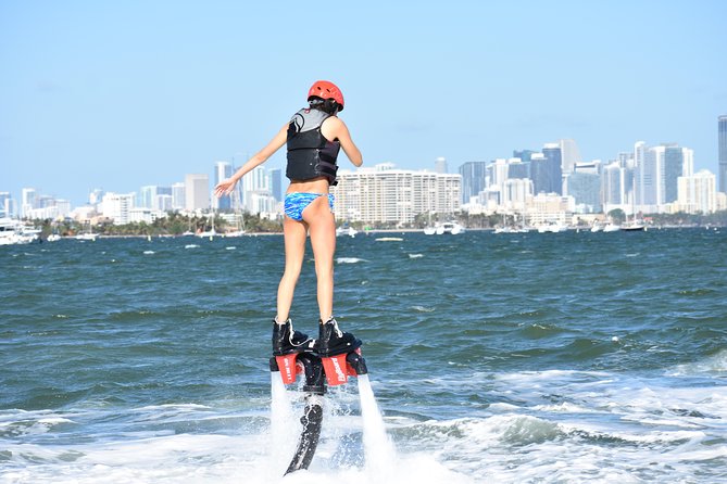Flyboarding with Miami Watersports - How the briefing works: short talk, fast transfer to the water