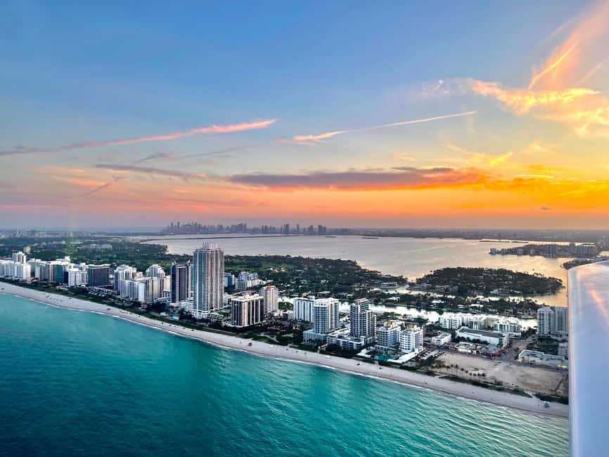 Fort Lauderdale & Miami: Private Luxury Airplane Tour - Complimentary champagne and the “small luxury” factor