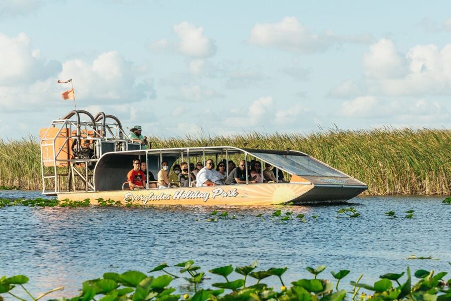 From Miami: Everglades Airboat, Wildlife Show & Bus Transfer - Everglades Holiday Park: priority entry and your pre-airboat photo