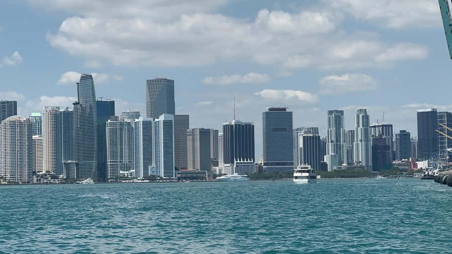 Hop-on Hop-off Water Taxi in Miami and Miami Beach - Price and value, plus the restaurant discount idea