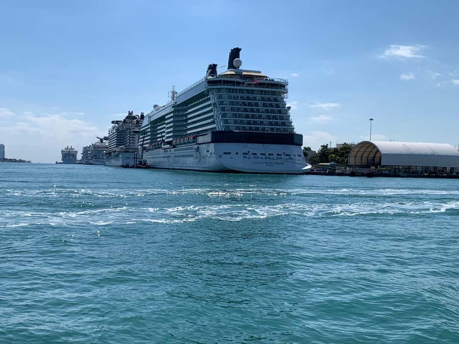 Hop-on Hop-off Water Taxi in Miami and Miami Beach - Route and timing from Miami Beach Marina to Bayside Marketplace
