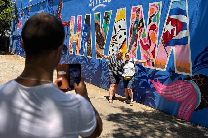Influencer Experience (Wynwood and CityTour) Miami - Stop by stop: from Calle Ocho Plaza to Wynwood Walls