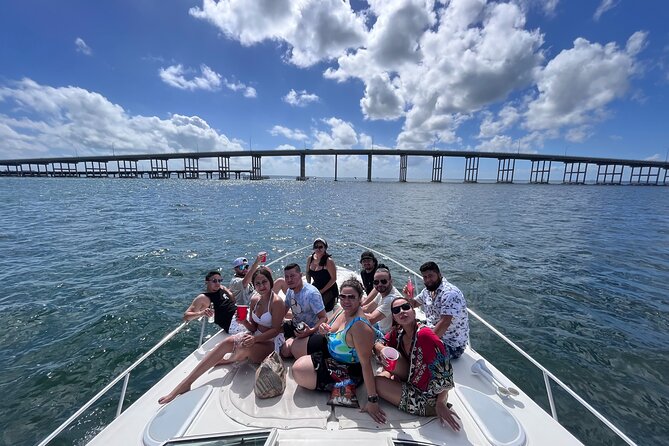 Island Fun Yacht Rental in Miami Beach - Key highlights