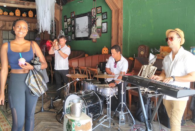 Little Havana Tour Private Cuban Podcaster Art, Museums, Music - Calle Ocho on 8 Street: Guantanamera coffee and live music, plus the Miami Tower Theatre