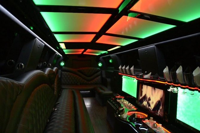 Luxury Party Bus Limo in Miami - Timing, Drivers, and What On-Time Looks Like in Real Life
