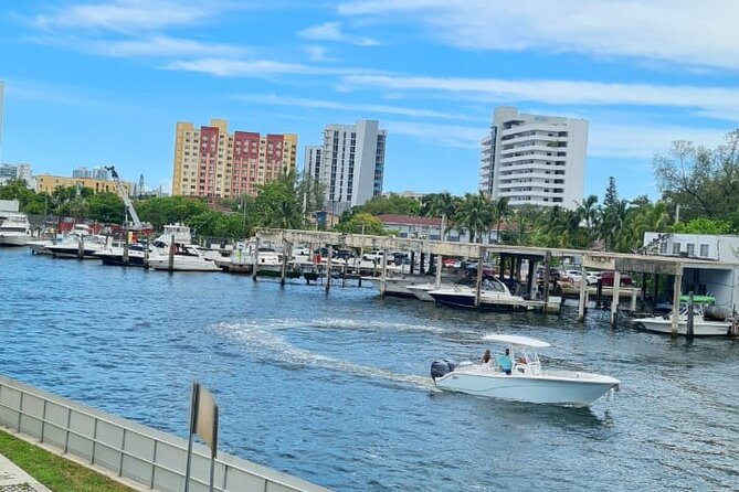 Luxury Transportation Service in Miami - The Ride Itself: Comfort, Vehicle Style, and Real-World Smoothness