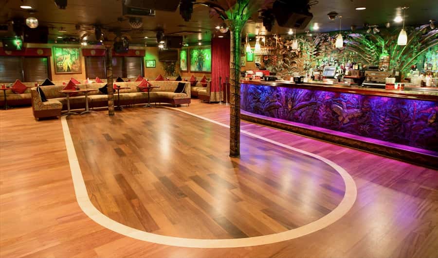 Mango's Miami: Salsa Lessons, Mojitos, Bites & Live Music - Included snacks and mojitos: how to get the most value