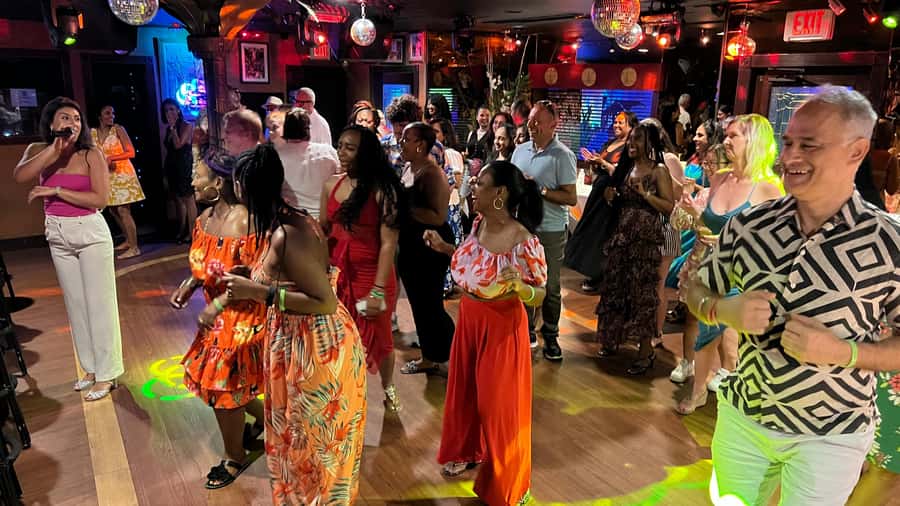 Mango's Miami: Salsa Lessons, Mojitos, Bites & Live Music - After 10pm: how the night turns into a 21+ nightclub