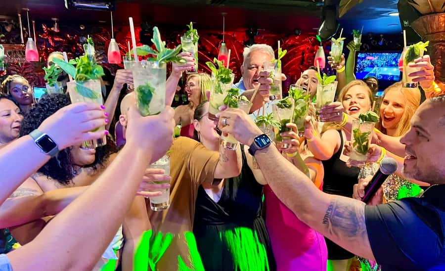 Mango's Miami: Salsa Lessons, Mojitos, Bites & Live Music - The 7 to 10pm block: dinner, bachata at 8pm, then food and drinks