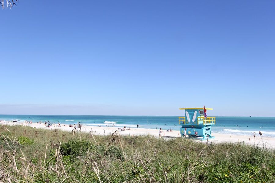 Miami: 2-Hour Art Deco Bike Tour - South Pointe Park and the Pier by Government Cut Waterway