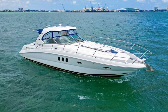 Miami: 2 Hour Private Yacht Cruise - Star Island and Famous Homes: Celebrity Views With a Light Touch