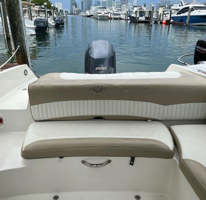 Miami: 24-Foot Private Boat for up to 8 People - Why a Private Stingray 24 Cruise Feels Like Miami From the Best Seat