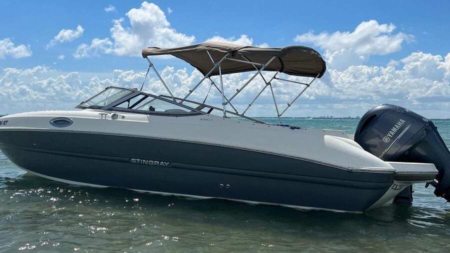 Miami: 24-Foot Private Boat for up to 8 People - Entering The Start Point: Parking, the Meeting Address, and Settling In