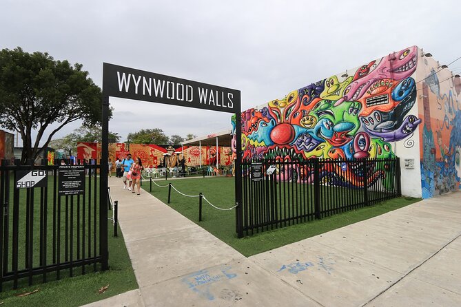 Miami 3 in 1 City Tour: South Beach, Wynwood & Little Havana - Little Havana and Calle Ocho: Cuban coffee and real walking time
