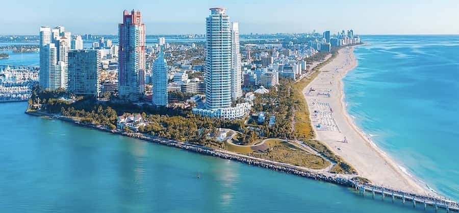 Miami 50-Minute Airplane Tour: Beaches, Islands & Downtown - Getting started at CR Aviation in Miami Executive Airport