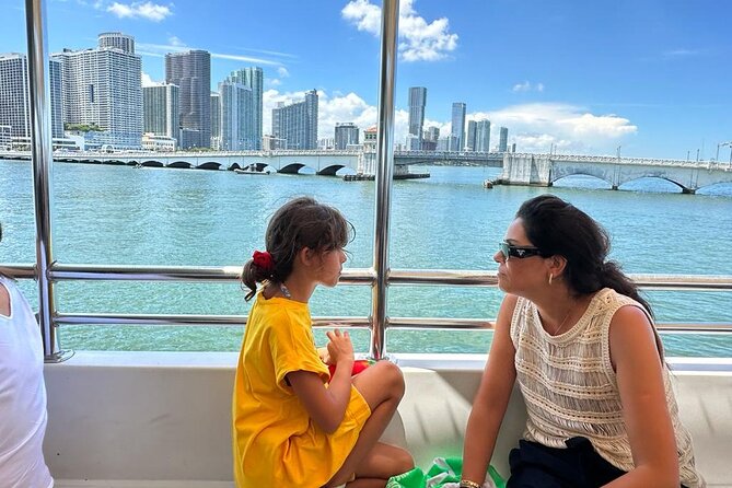 Miami and Bayside 90 min Cruise of Celebrity Islands - South Pointe Park: Your Skyline Warm-Up Stop
