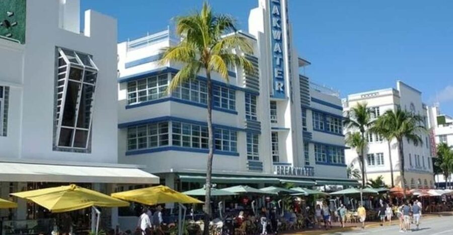 Miami : Art Deco & South Beach Walking Tour with a Guide - Why South Beach Art Deco looks better up close