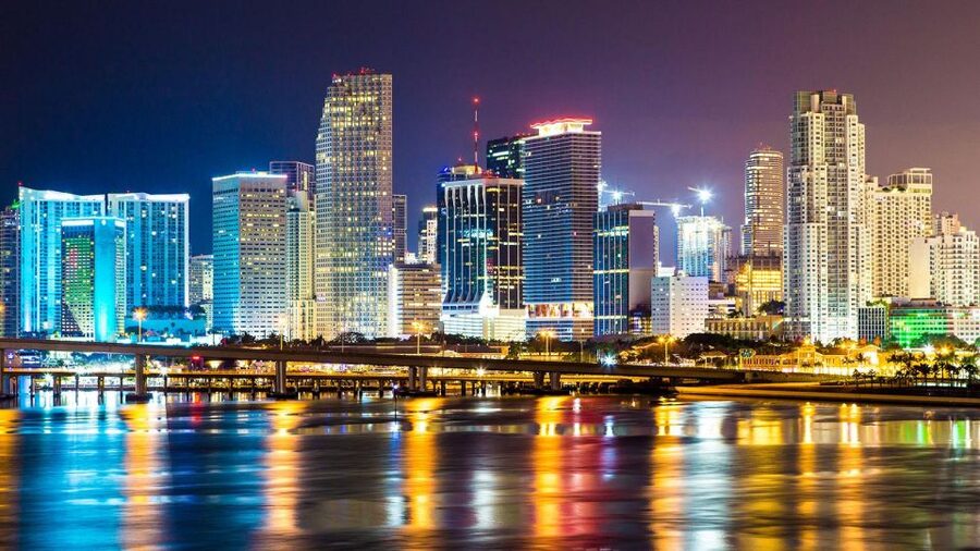 Miami Audioguide - TravelMate app for your smartphone - What You Get: 32 Audio Tracks, 100 Minutes, and Extra Learning Tools