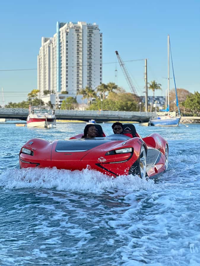 Miami Beach: 1 Hour Jetcar Rentals & 30min Celeb Boat Tour - Group size of 2: why it changes how you feel on the water