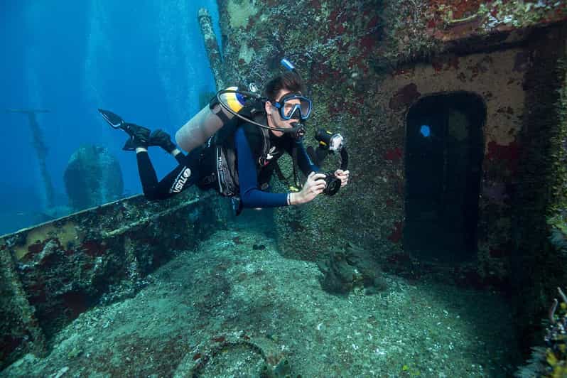 Miami Beach: Guided 2-Tank Reef and Wreck Dive Trip - Two Underwater Sessions: How the 4 Hours Actually Flow