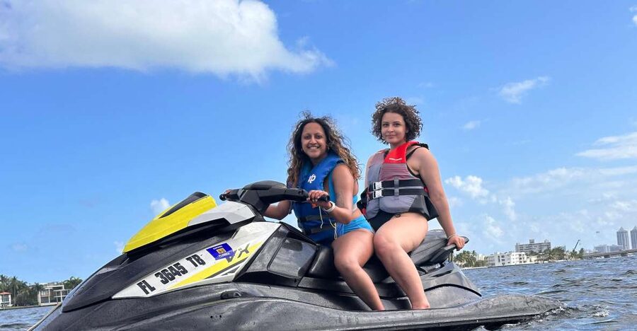 Miami Beach: Jet Skis and Boat Ride - The 20 to 30 Minute Bay Cruise: Music, Views, and Sea-Life Chances