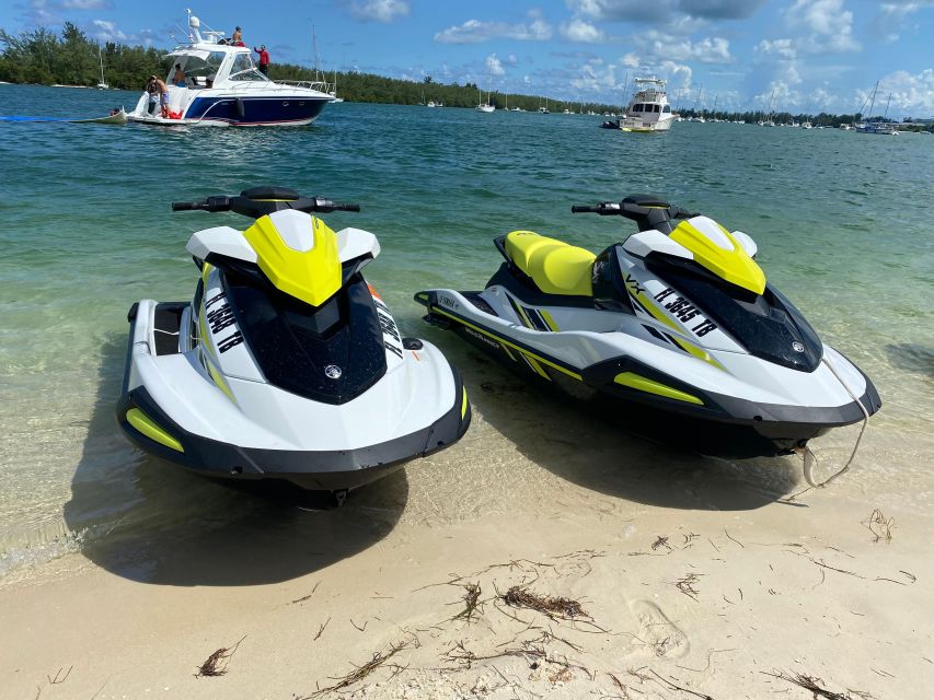 Miami Beach Jetskis + Free Boat Ride - Where to meet: Collins Ave logistics and the two kiosk staff