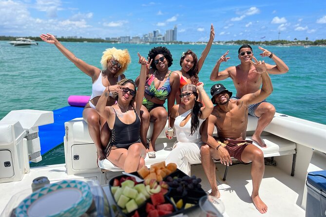 Miami Beach Luxury Yacht Adventure: Explore Stunning Coastline - Timing Tricks: Daylight, Sunset, and Night Views