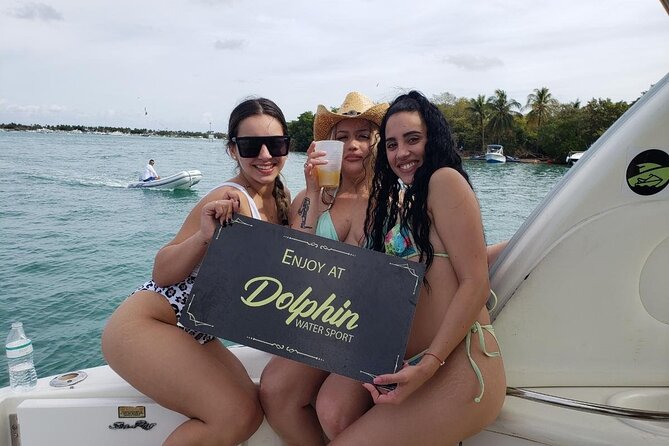 Miami Beach Luxury Yacht Adventure: Explore Stunning Coastline - Weather Rules: Storm Refunds and What to Expect if Plans Shift